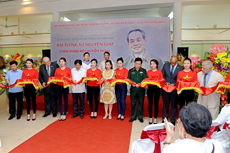 trien lam ve dai tuong vo nguyen giap