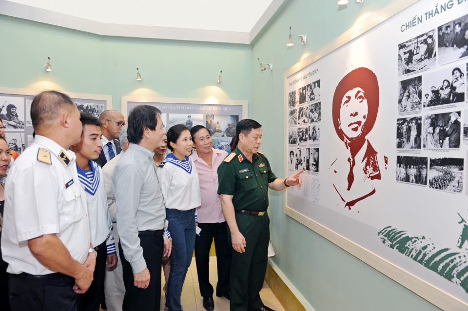 trien lam ve dai tuong vo nguyen giap