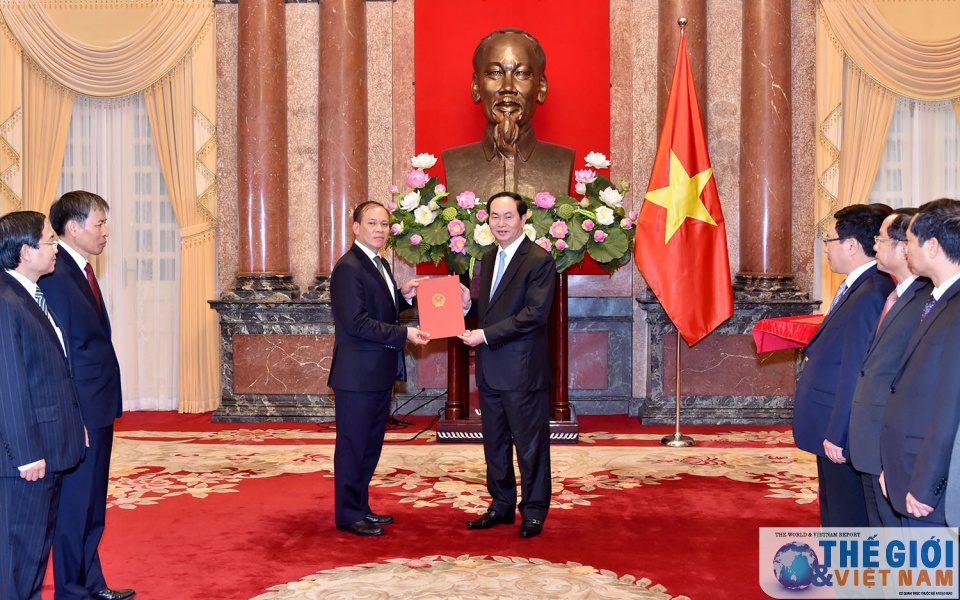 chu tich nuoc trao quyet dinh phong ham dai su cho 05 can bo ngoai giao