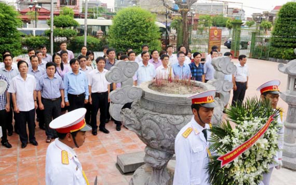 cong doan bo ngoai giao voi hoat dong ve nguon