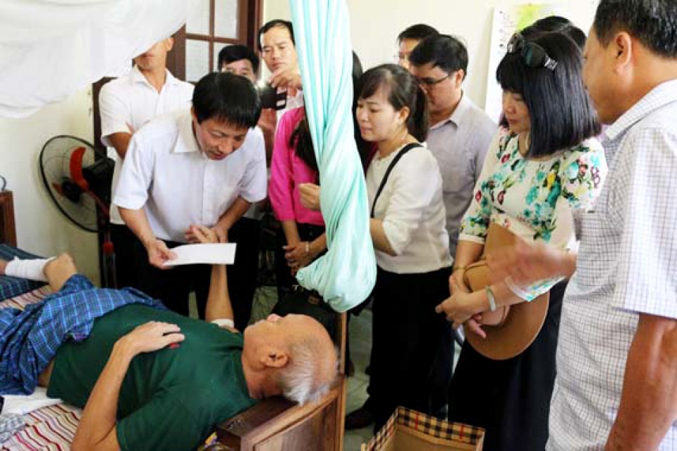 cong doan bo ngoai giao voi hoat dong ve nguon