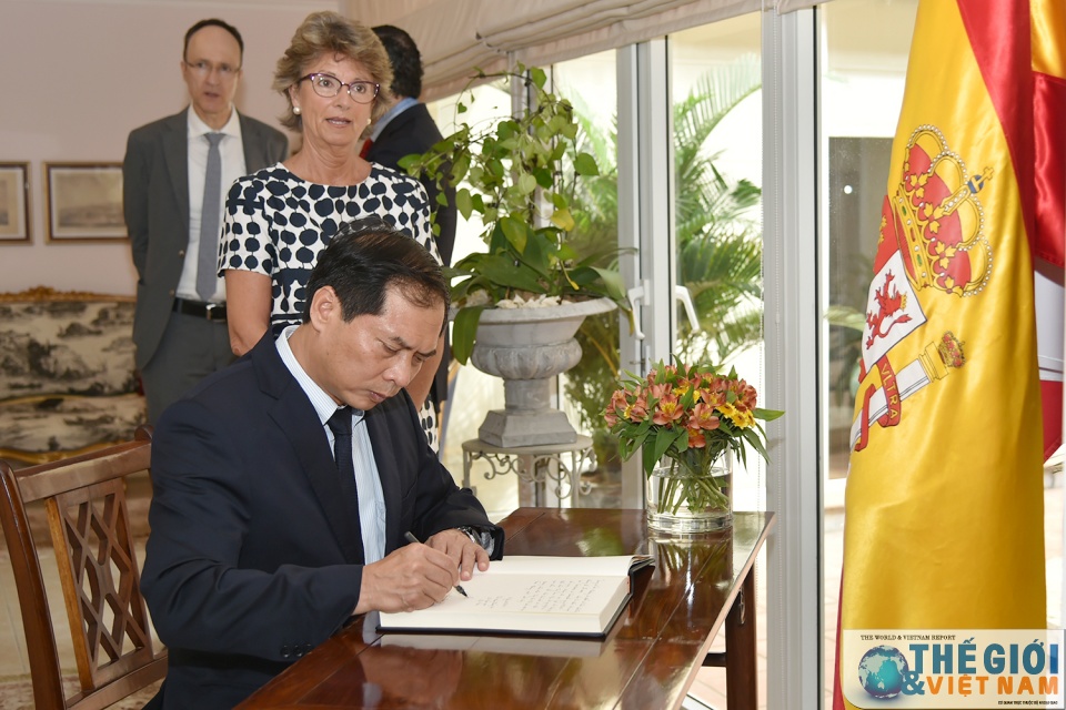 viet nam chia buon sau su kien khung bo o tay ban nha