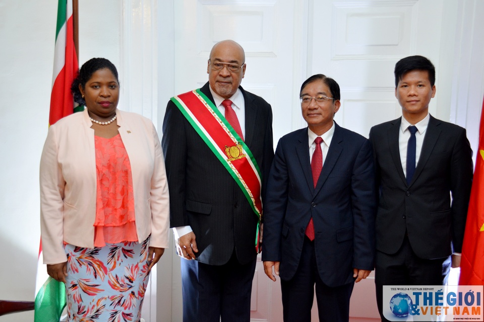 Đại sứ Việt Nam đầu tiên trình Quốc thư tại Cộng hoà Xurinam tin nhap 20170825102340