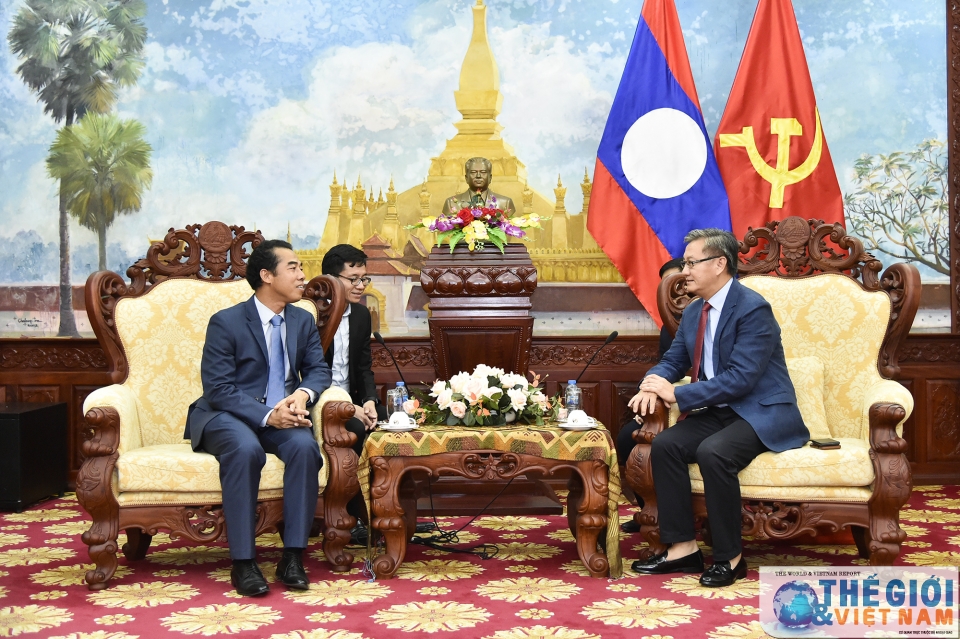 bo ngoai giao trao 350 trieu dong ung ho nhan dan lao sau su co vo dap