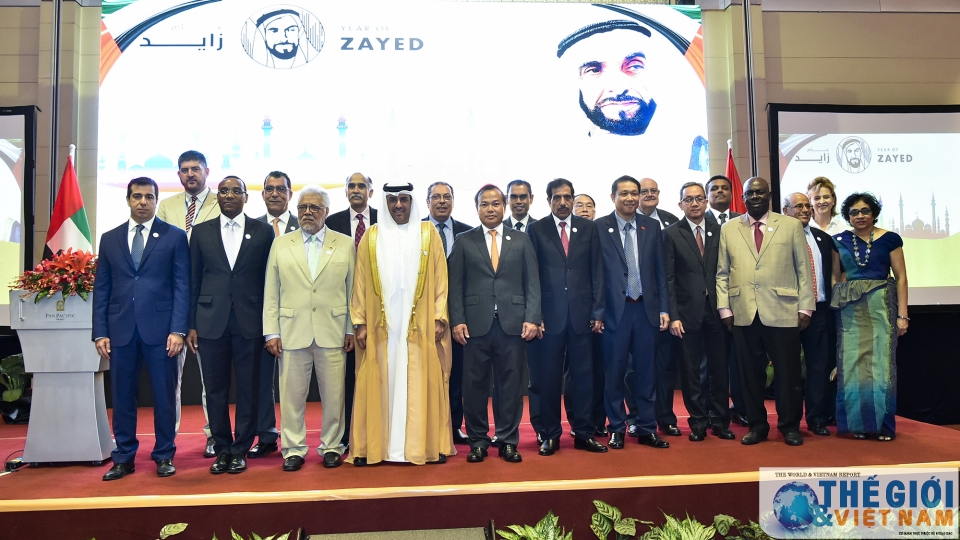 trien lam tuong nho nha sang lap dat nuoc uae tai viet nam