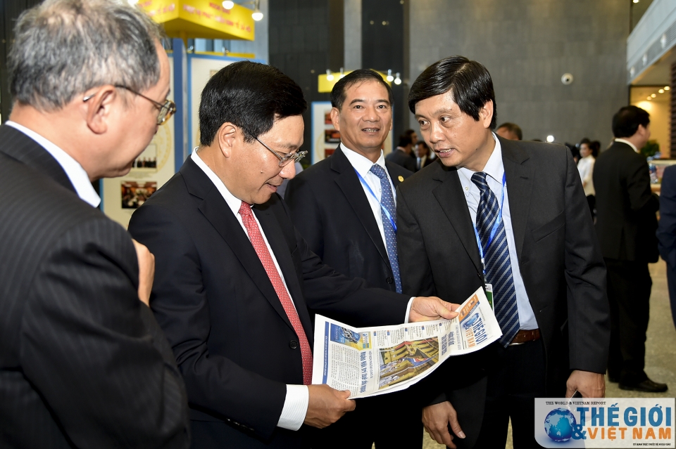 nhung hinh anh ben le hoi nghi ngoai vu lan thu 19