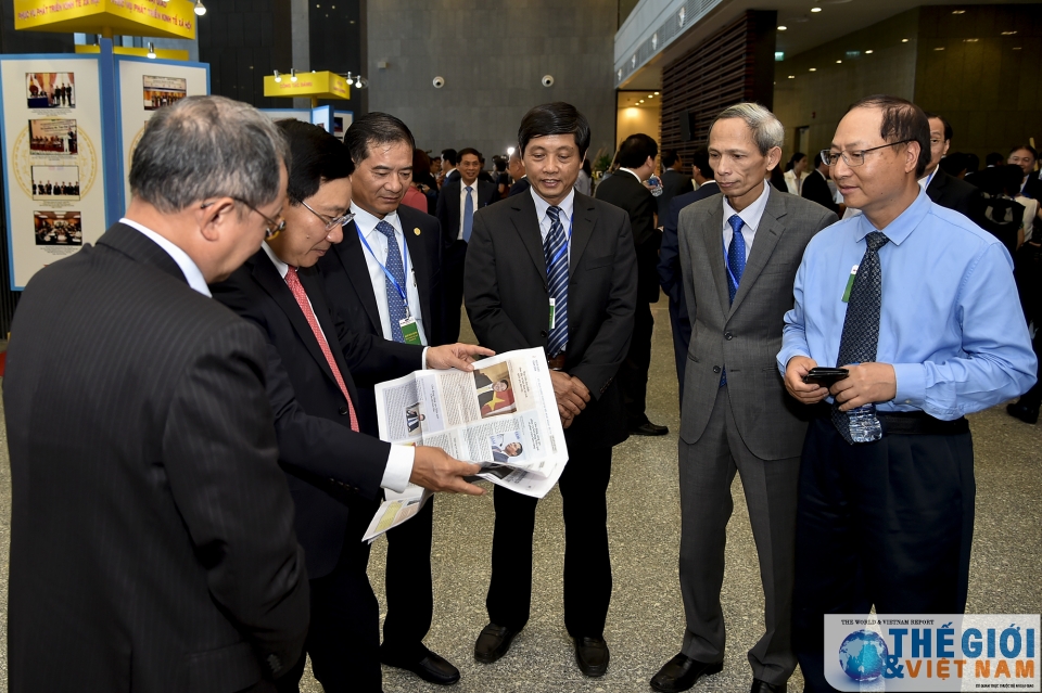 nhung hinh anh ben le hoi nghi ngoai vu lan thu 19