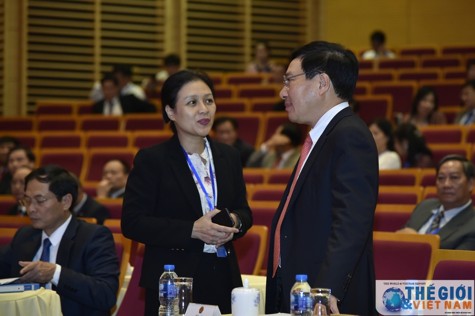 nhung hinh anh ben le hoi nghi ngoai vu lan thu 19