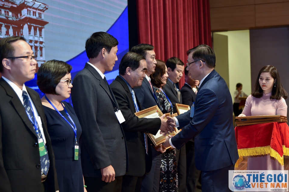 hoi nghi ngoai vu 19 bo ngoai giao khen thuong cho cac dia phuong