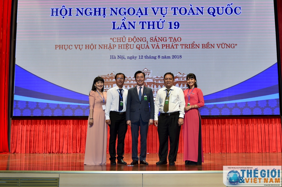 nhung hinh anh ben le hoi nghi ngoai vu lan thu 19