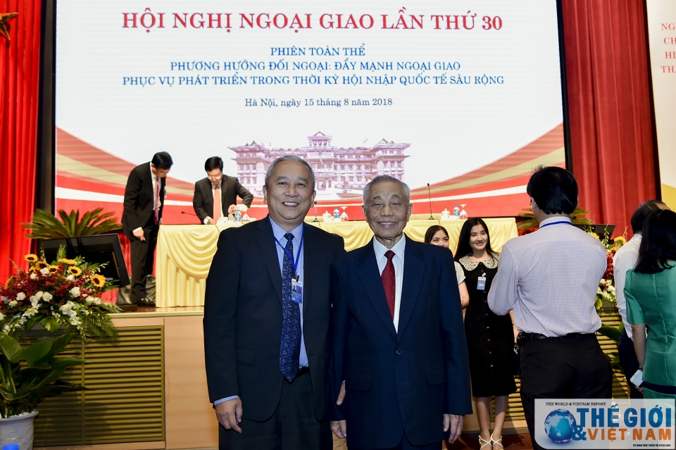 mot so hinh anh tai phien hop day manh phuong huong doi ngoai