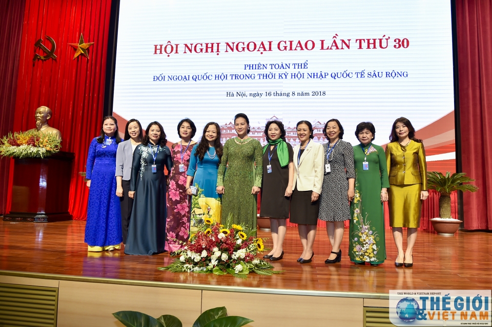 hoi nghi ngoai giao 30 nhung hinh anh tai phien doi ngoai quoc hoi