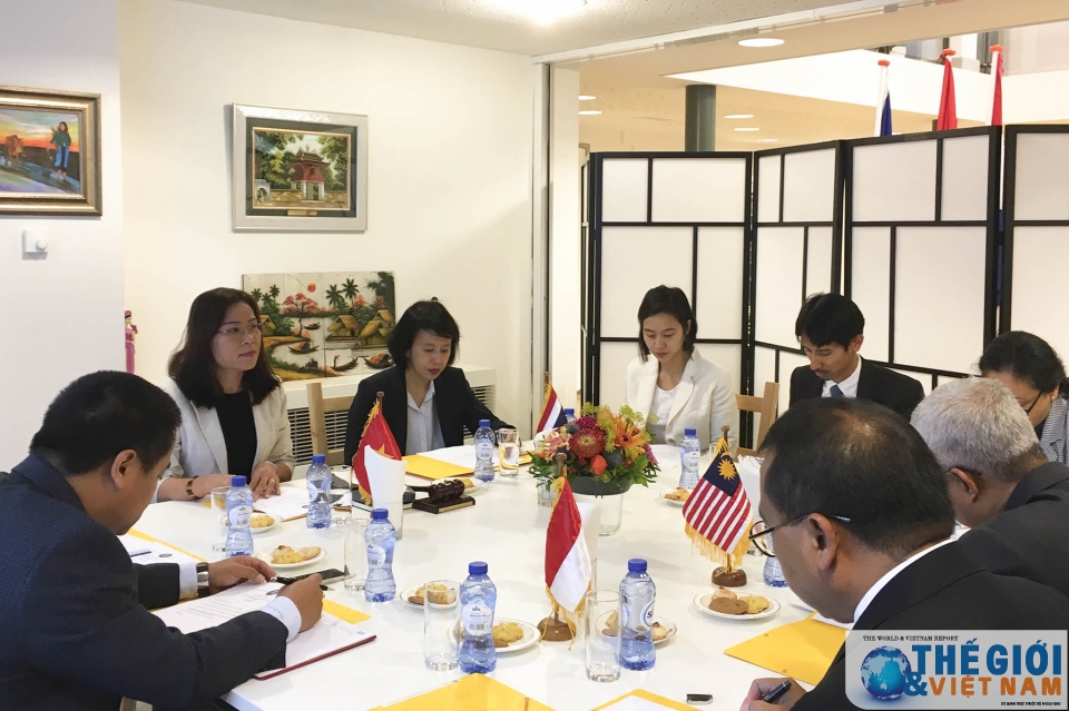 Phiên họp thường kỳ tháng 8 Ủy ban ASEAN tại La Hay tin nhap 20180831224730