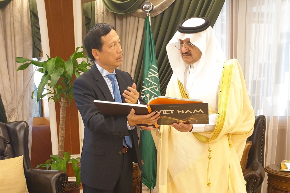 Đại sứ Vũ Viết Dũng công tác tại Khu vực miền Đông, Saudi Arabia