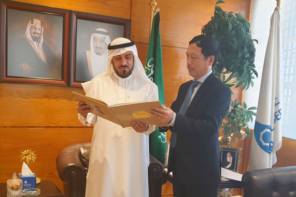 Đại sứ Vũ Viết Dũng công tác tại Khu vực miền Đông, Saudi Arabia
