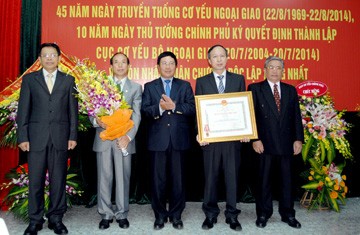 co yeu ngoai giao chang duong ve vang nua the ky