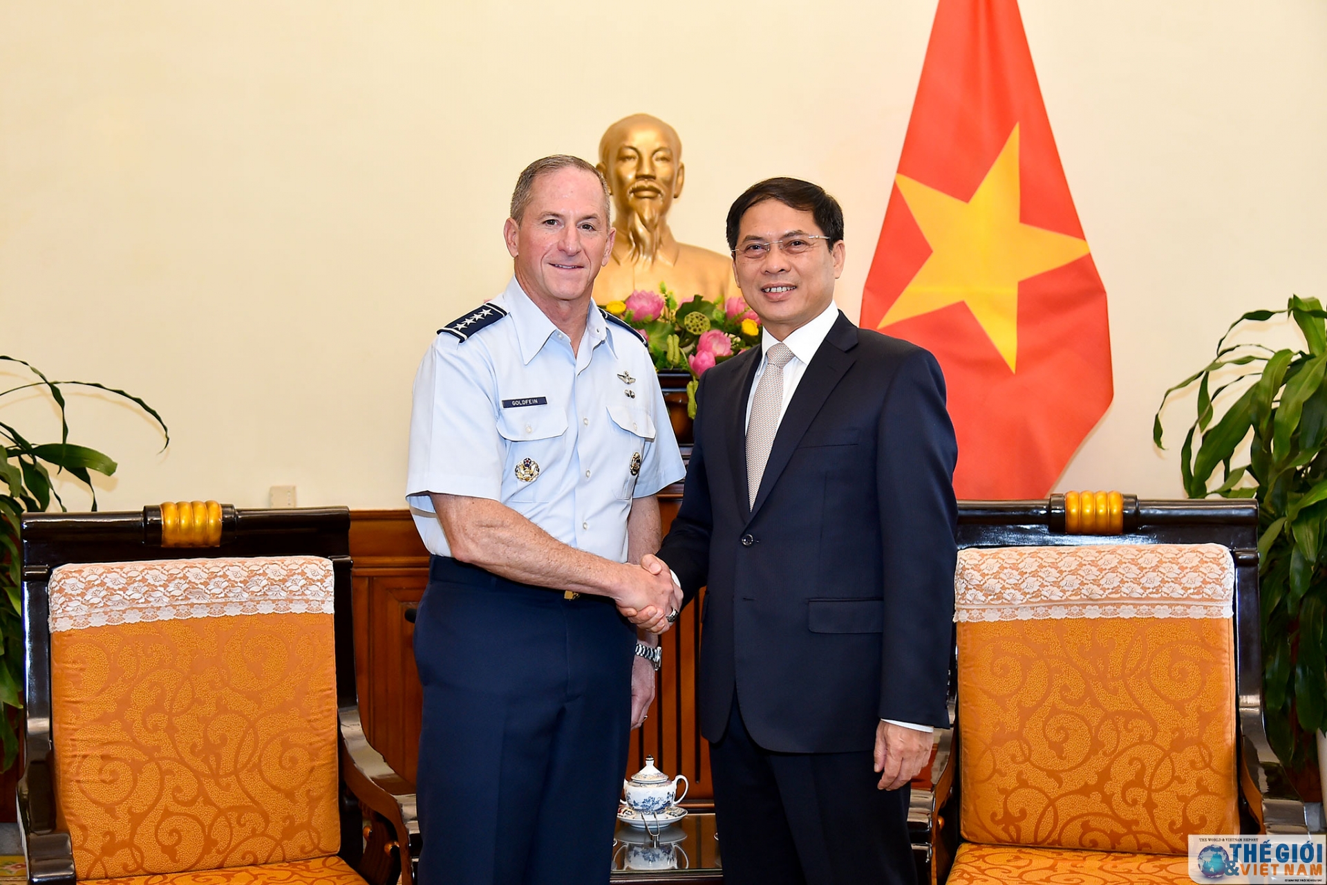 Thứ trưởng Thường trực Bùi Thanh Sơn tiếp đoàn Không quân Hoa Kỳ thu truong thuong truc bui thanh son tiep doan khong quan hoa ky