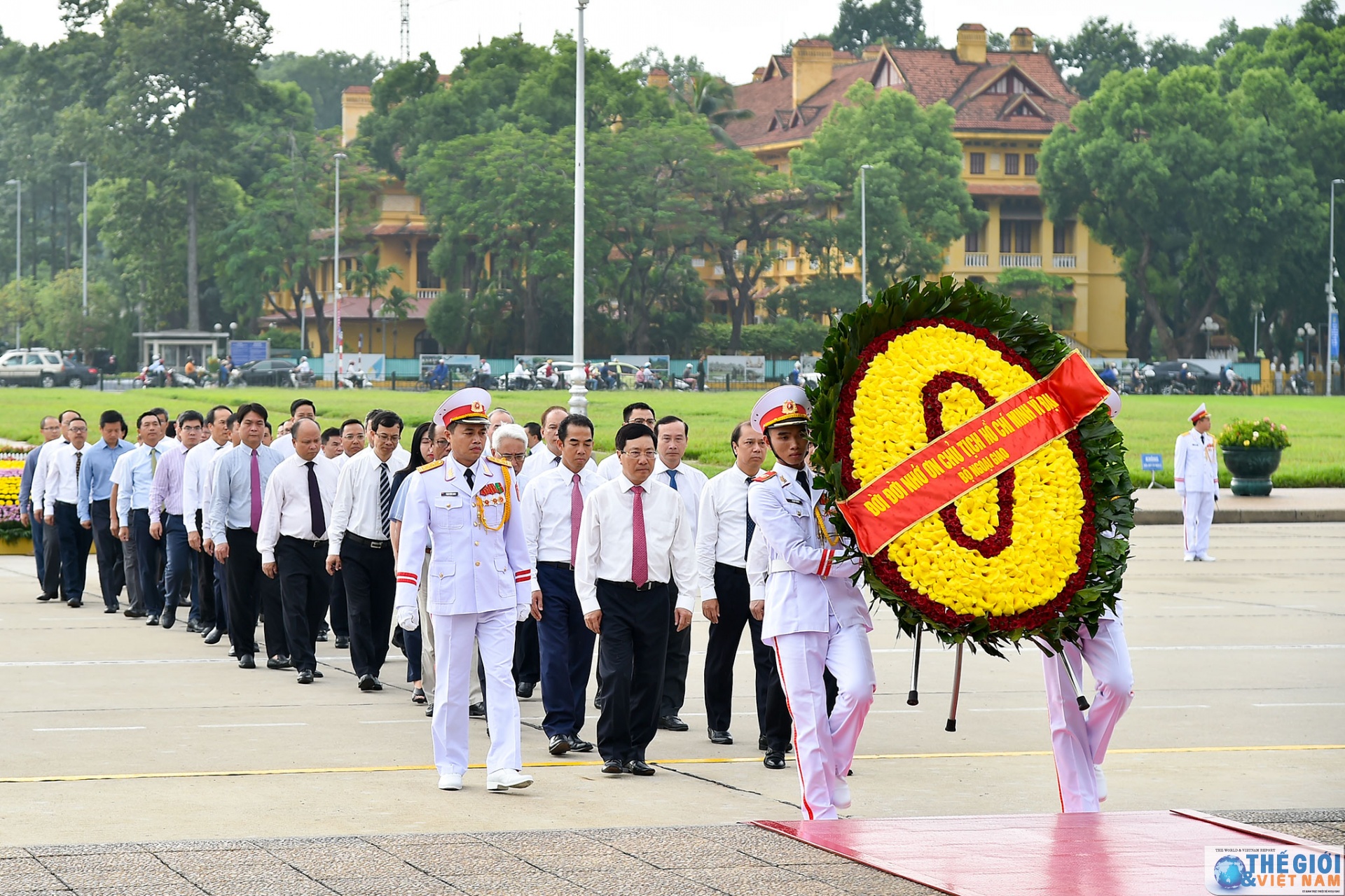 doan bo ngoai giao vao lang vieng chu tich ho chi minh dip quoc khanh 29