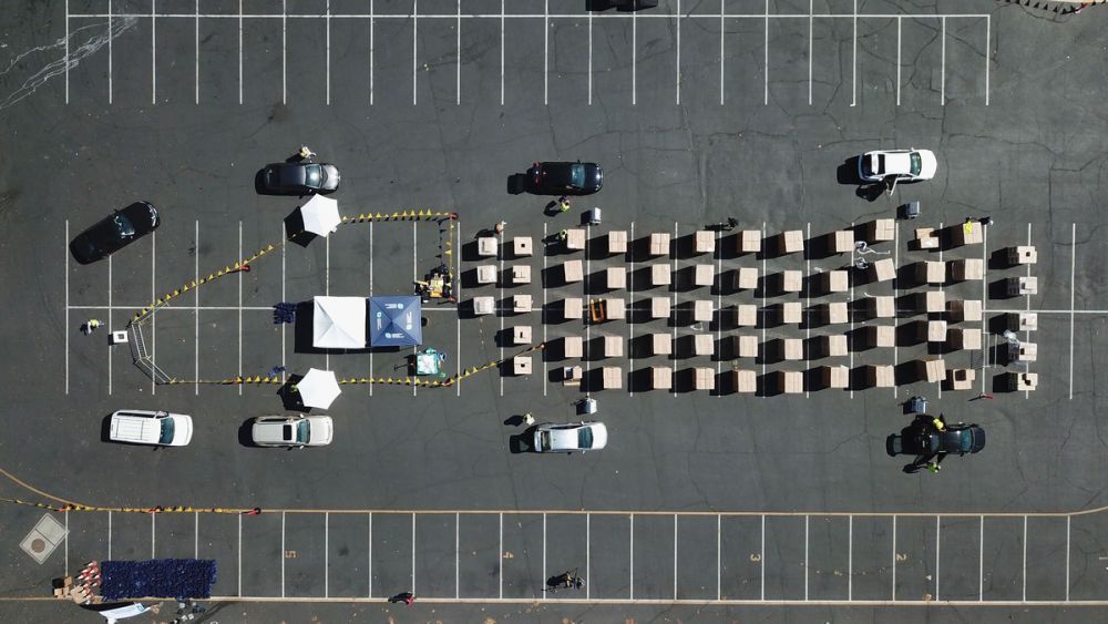 anh an tuong tuan 277 28 chu tich trieu tien tang sung cho si quan deo khau trang di hop dem va chay dua tim vaccine covid 19