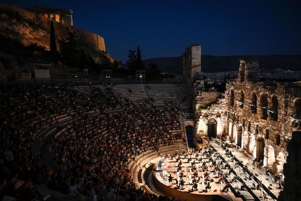 anh an tuong tuan 277 28 chu tich trieu tien tang sung cho si quan deo khau trang di hop dem va chay dua tim vaccine covid 19