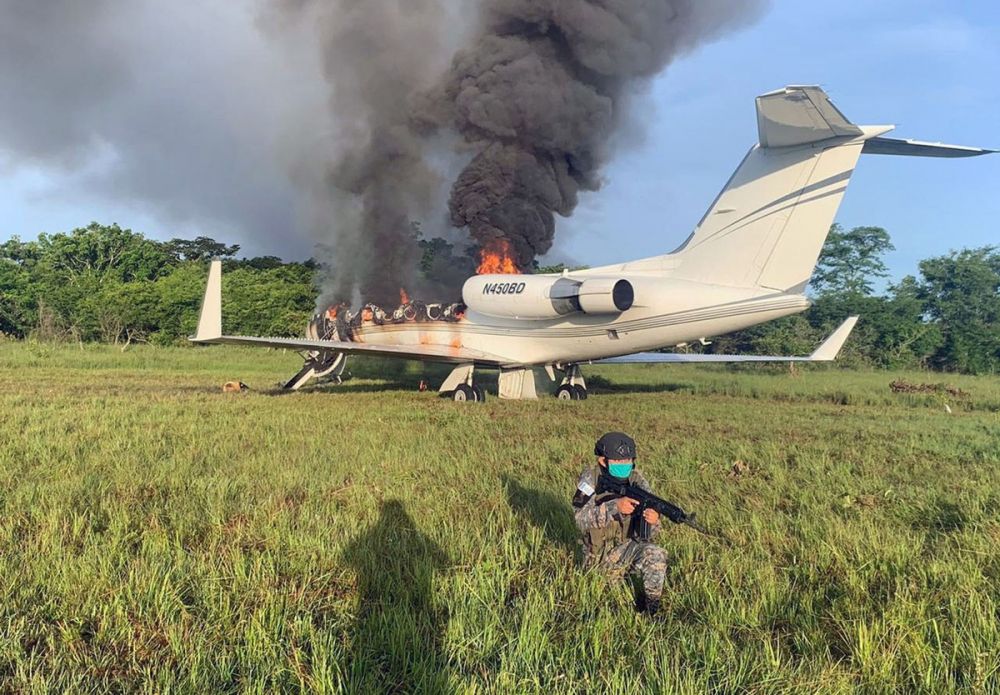 anh an tuong tuan 277 28 chu tich trieu tien tang sung cho si quan deo khau trang di hop dem va chay dua tim vaccine covid 19