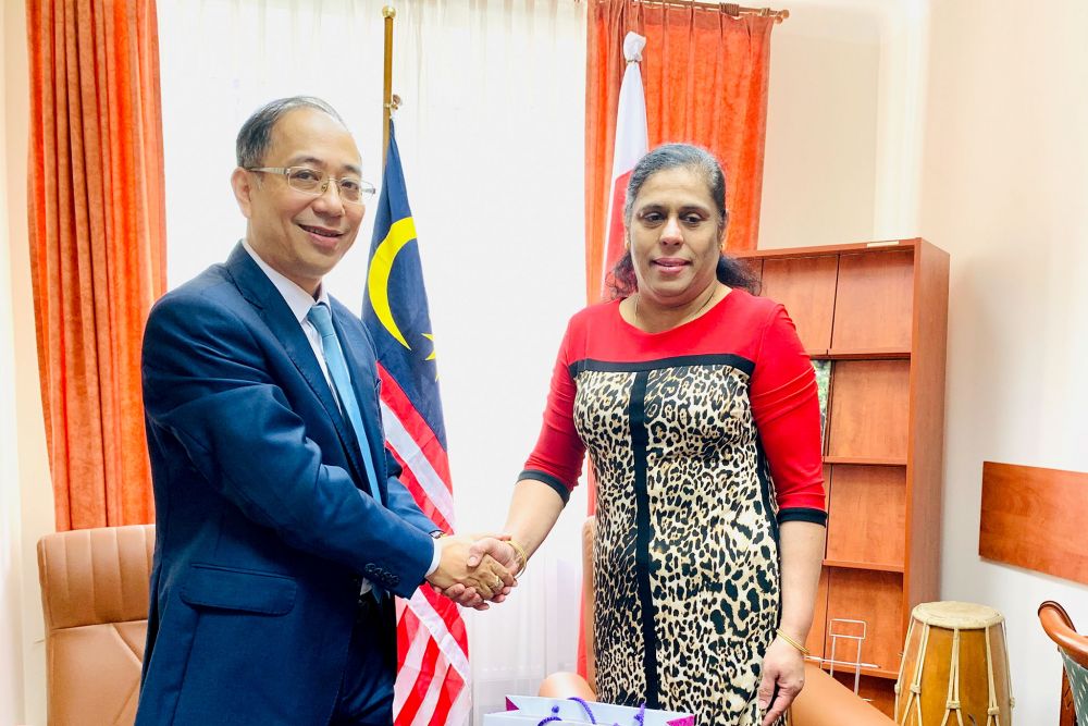 da i su vie t nam ta i ba lan nguye n hu ng cha o xa giao ca c da i su asean ta i ba lan