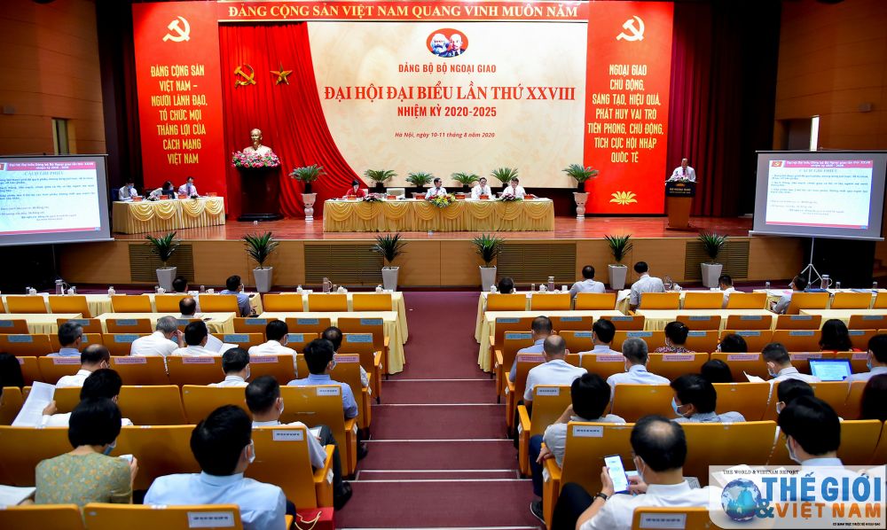 phien-hop-tru-bi-dai-hoi-dai-bieu-dang-bo-bo-ngoai-giao-lan-thu-xxviii-11