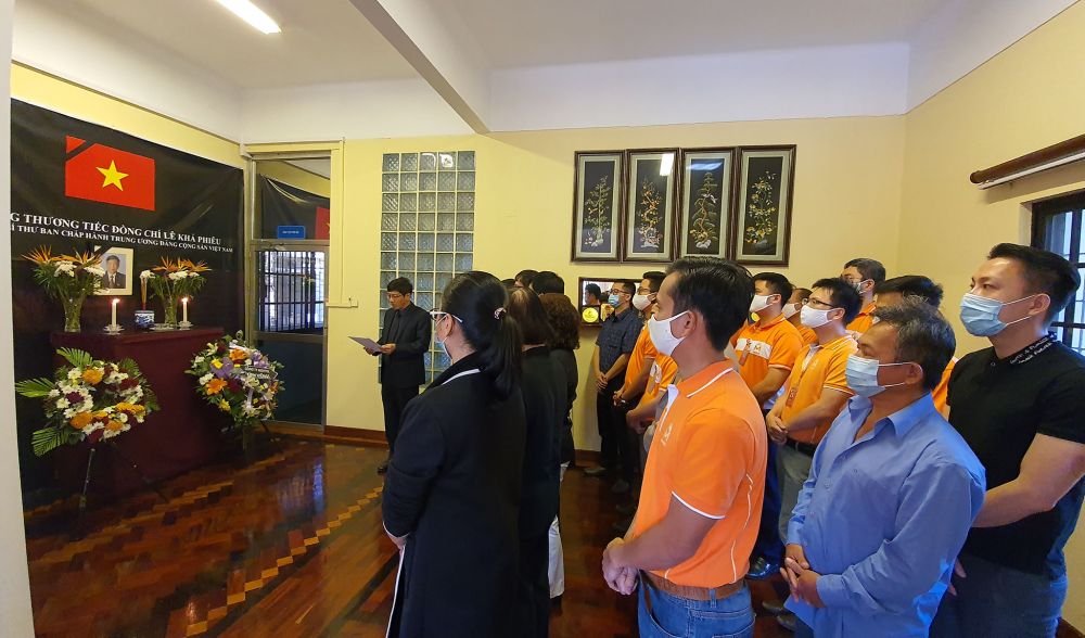 dai-su-quan-viet-nam-tai-tay-ban-nha-sri-lanka-va-mozambique-to-chuc-le-vieng-nguyen-tong-bi-thu-le-kha-phieu-3