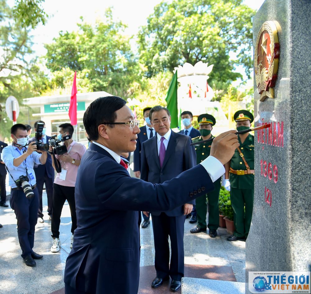 Việt Nam-Trung Quốc kỷ niệm 20 năm ký kết Hiệp ước Biên giới và 10 năm triển khai 3 văn kiện pháp lý trên đất liền viet-nam-trung-quoc-ky-niem-20-nam-ky-ket-hiep-uoc-bien-gioi-va-10-nam-trien-khai-3-van-kien-phap-ly-tren-dat-lien-18