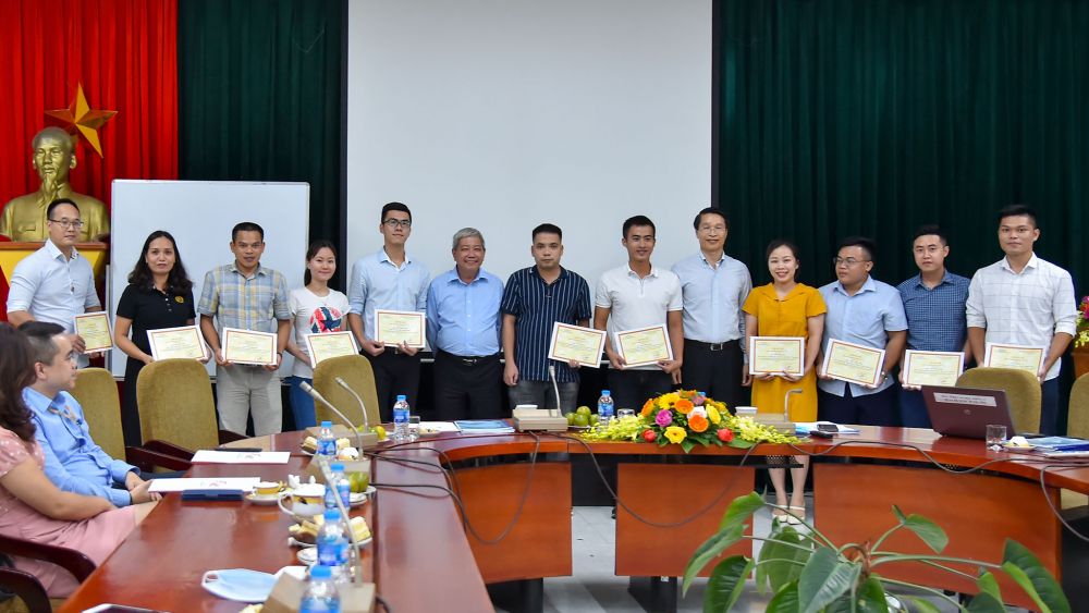 Bế giảng khóa bồi dưỡng kỹ năng phiên dịch cho cán bộ ngoại vụ các địa phương be-giang-khoa-boi-duong-ky-nang-phien-dich-cho-can-bo-ngoai-vu-cac-dia-phuong-5