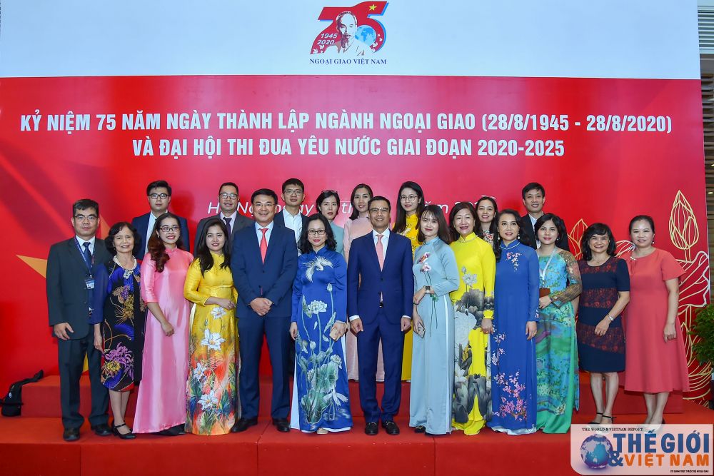 mot so hinh anh tai chuong trinh ky niem 75 nam ngay thanh lap nganh ngoai giao