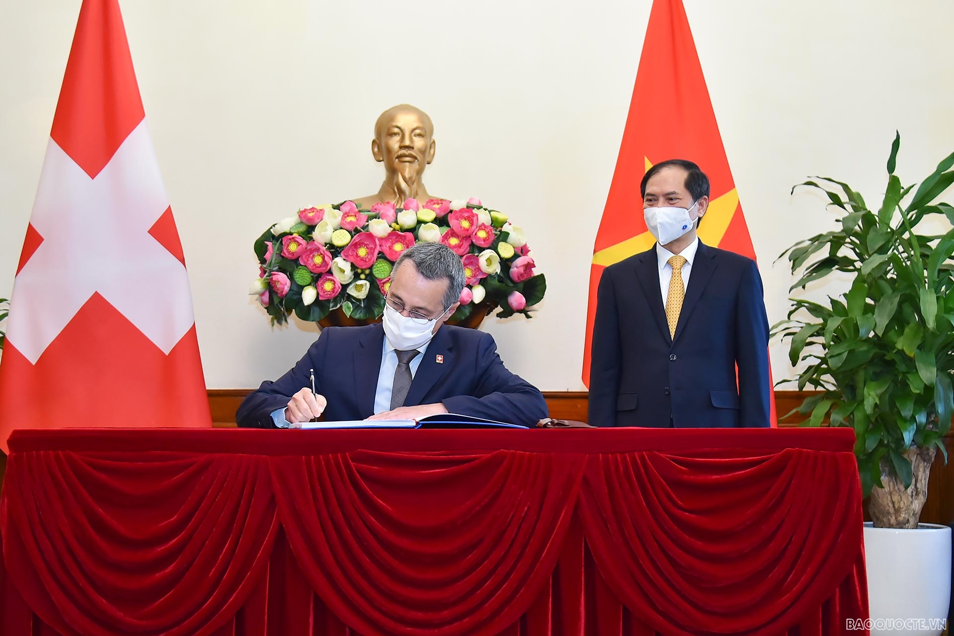 Bộ trưởng Ngoại giao Bùi Thanh Sơn đón, hội đàm với Phó Tổng thống, Bộ trưởng Ngoại giao Thụy Sỹ