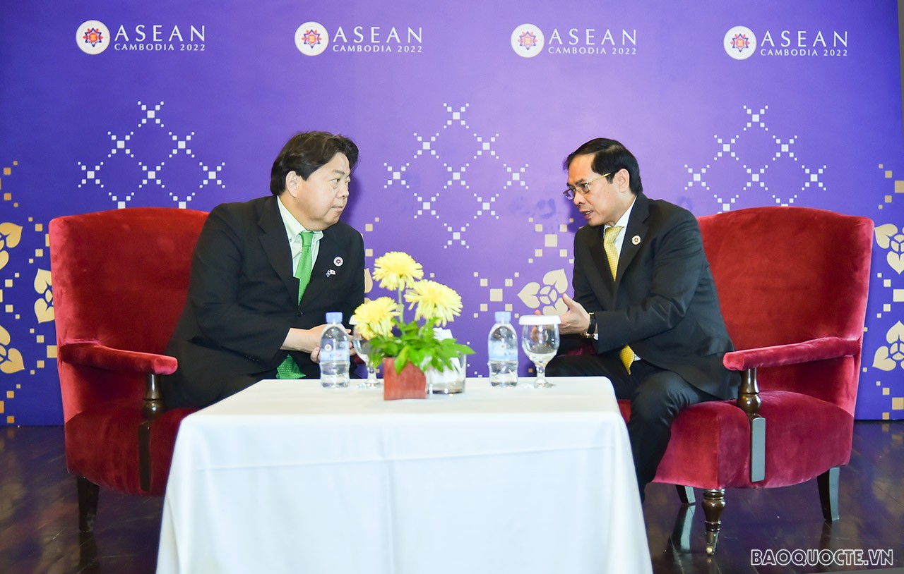 AMM-55: Bộ trưởng Bùi Thanh Sơn đồng chủ trì ASEAN-Hàn Quốc, dự ASEAN+1 và ASEAN+3 và gặp Bộ trưởng Ngoại giao Nhật Bản