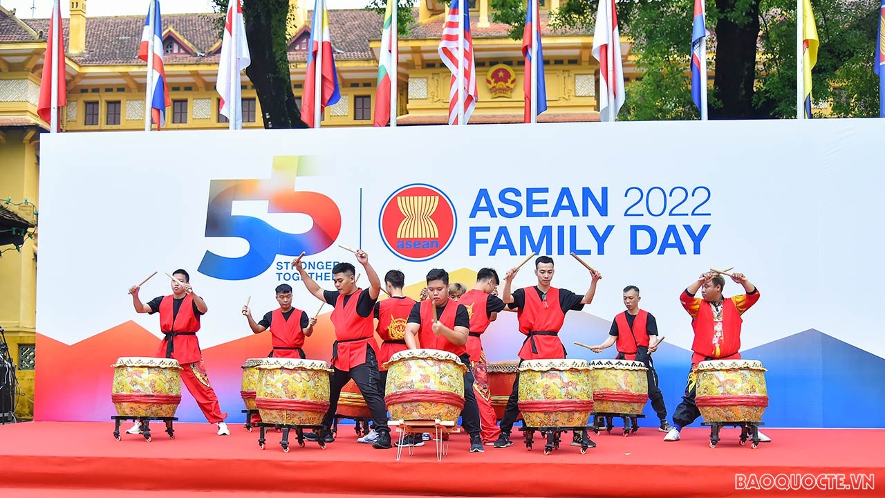 Màn trống hội báo hiệu Ngày Gia đình ASEAN 2022 được chính thức khởi động.