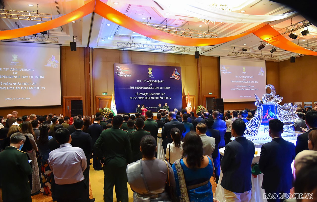 Tối ngày 15/8, Thứ trưởng Thường trực Bộ Ngoại giao Nguyễn Minh Vũ đã đến dự và phát biểu tại Lễ kỷ niệm 75 năm Quốc khánh Ấn Độ tại Hà Nội. (Ảnh: Anh Sơn)