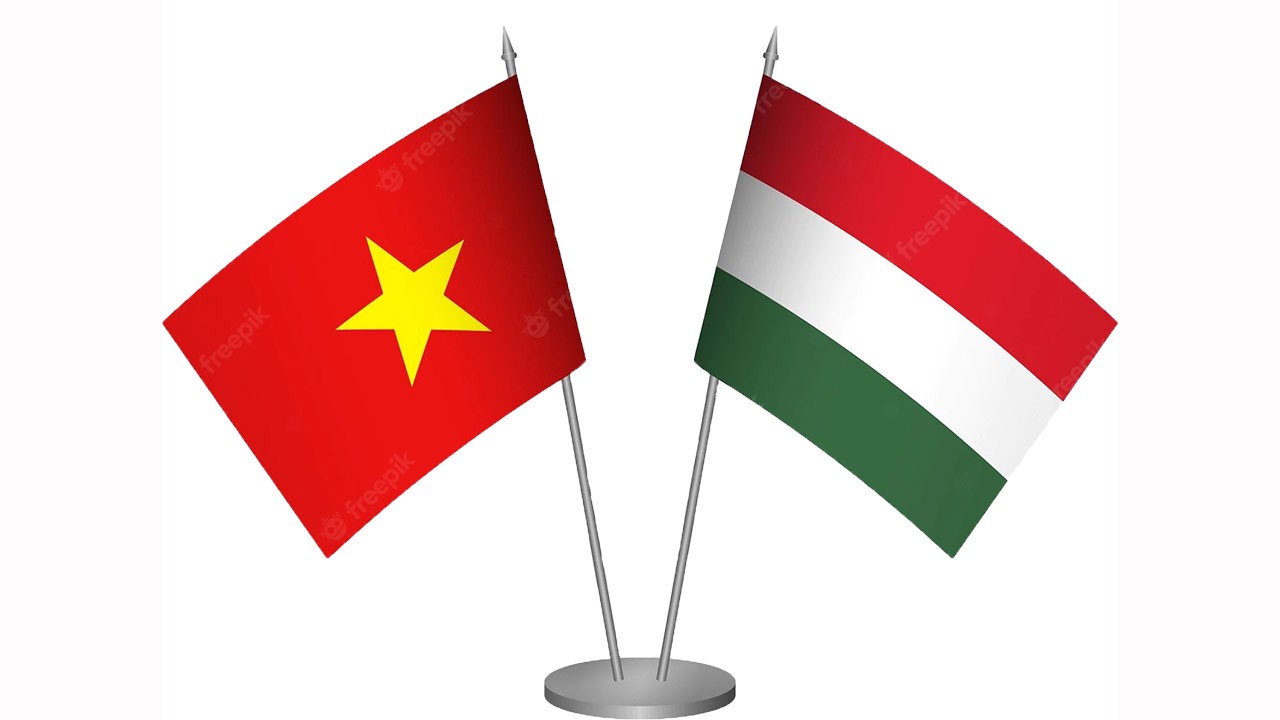 Điện mừng nhân dịp kỷ niệm Quốc khánh Hungary