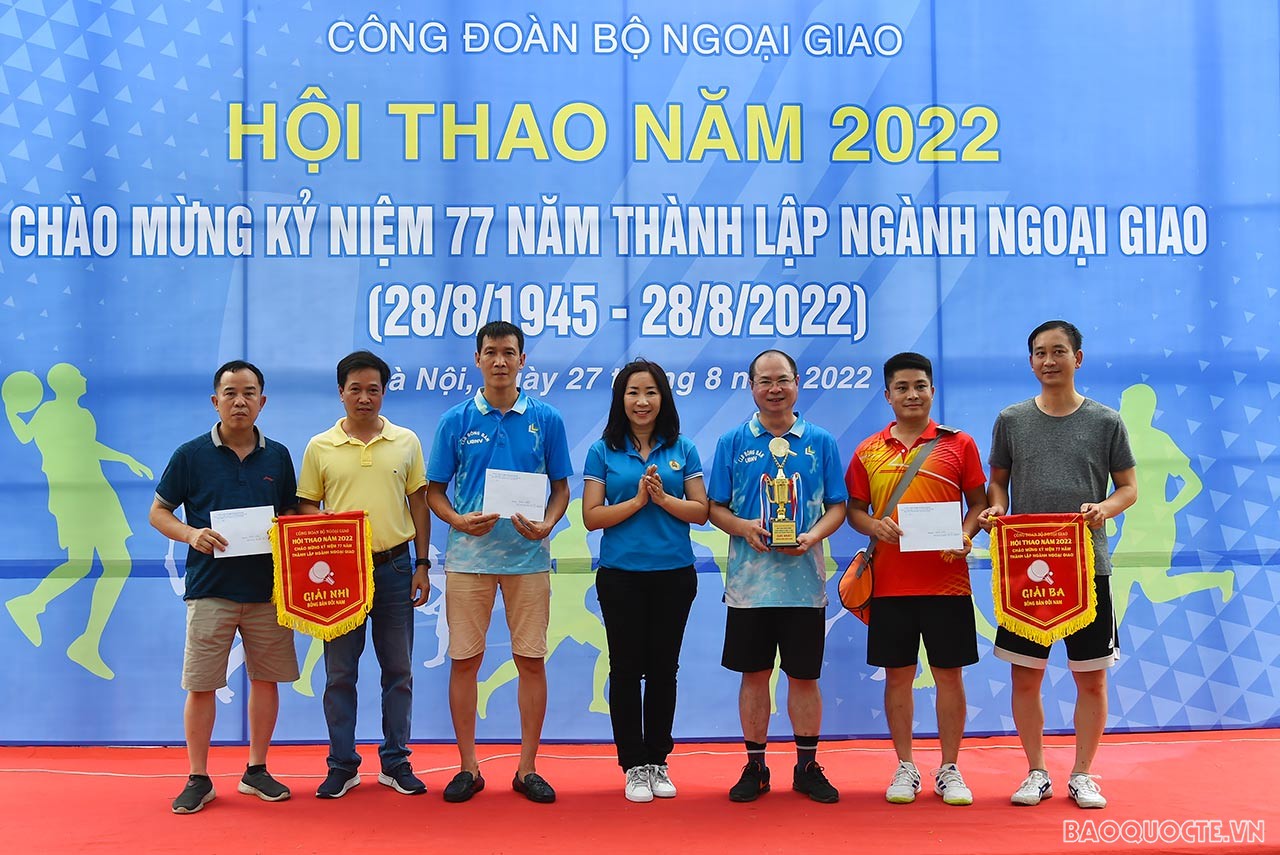 Hội thao chào mừng 77 năm ngày thành lập ngành Ngoại giao