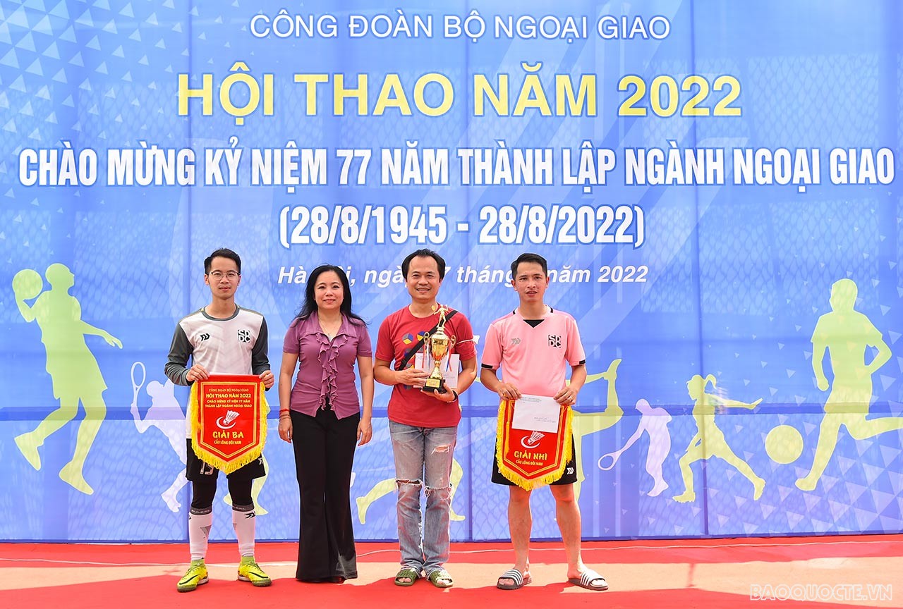 Hội thao chào mừng 77 năm ngày thành lập ngành Ngoại giao