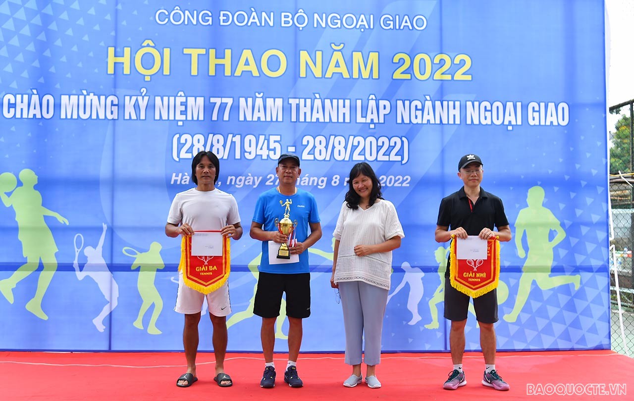 Hội thao chào mừng 77 năm ngày thành lập ngành Ngoại giao