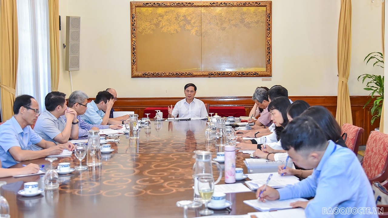 Ngày 29/8/2022, Bộ trưởng Ngoại giao Bùi Thanh Sơn chủ trì họp Ban chỉ đạo phòng, chống tham nhũng Bộ Ngoại giao. (Ảnh: Tuấn Anh)