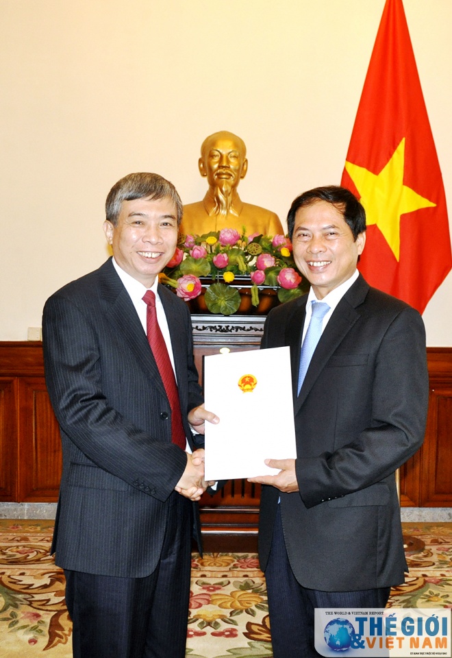 bo ngoa i giao trao quye t di nh dieu dong bo nhie m can bo