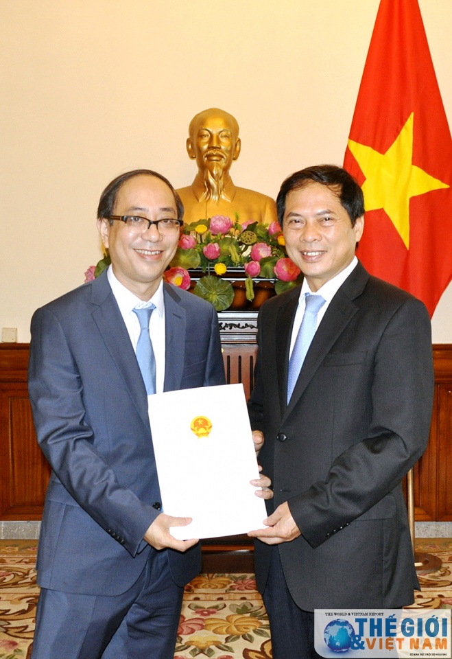 bo ngoa i giao trao quye t di nh dieu dong bo nhie m can bo