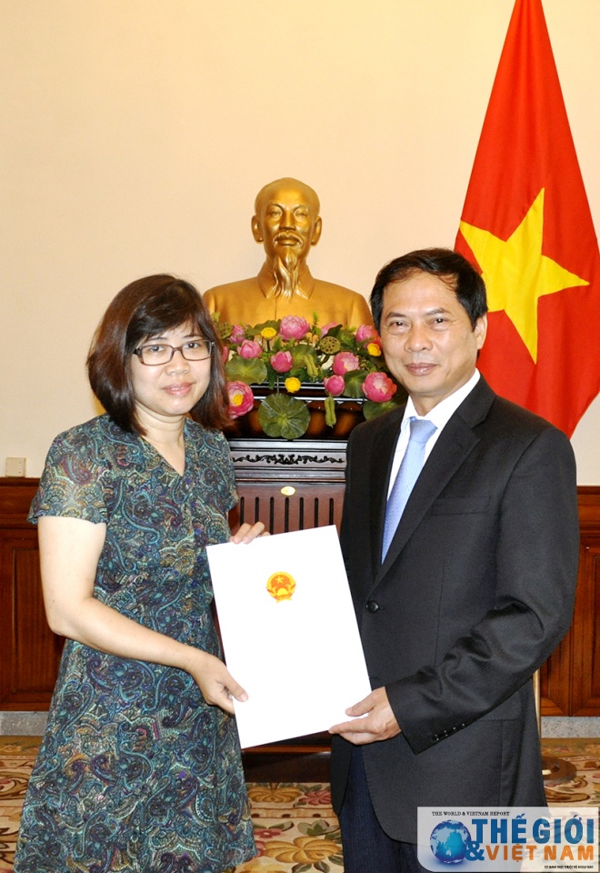 bo ngoa i giao trao quye t di nh dieu dong bo nhie m can bo