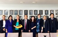 nguoi viet tai na uy ho tro tre em hoan canh kho khan o viet nam