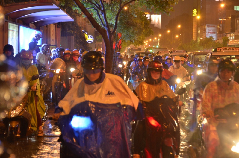 mua nhu trut sai gon thanh bien nuoc menh mong ngap chua tung thay