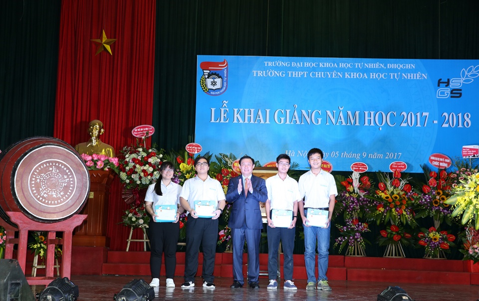 pho thu tuong vuong dinh hue du khai giang tai ngoi truong co 51 hcv quo c te