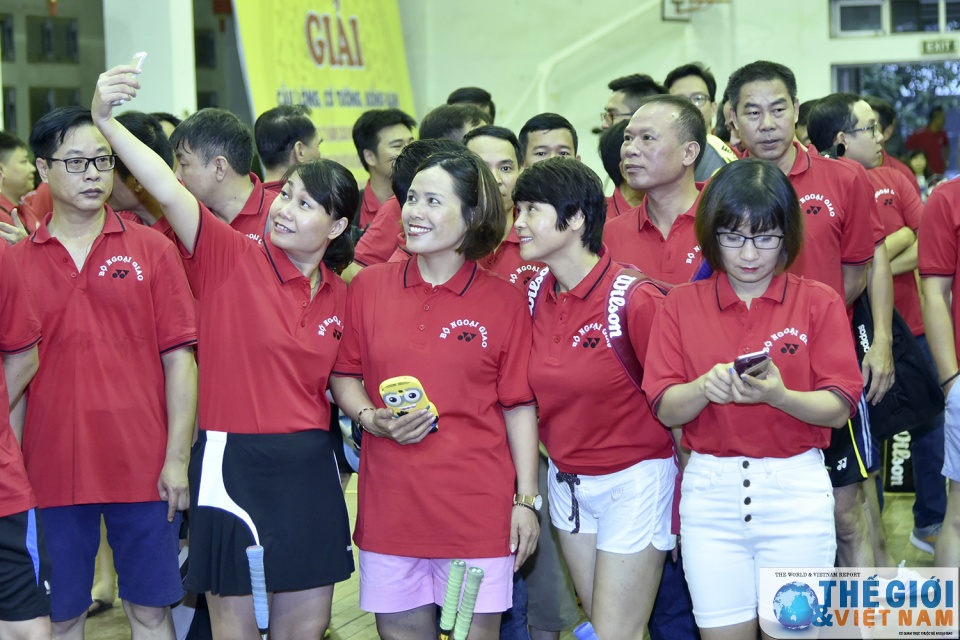 tung bung buoi giao luu the thao giua bo ngoai giao va van phong chinh phu