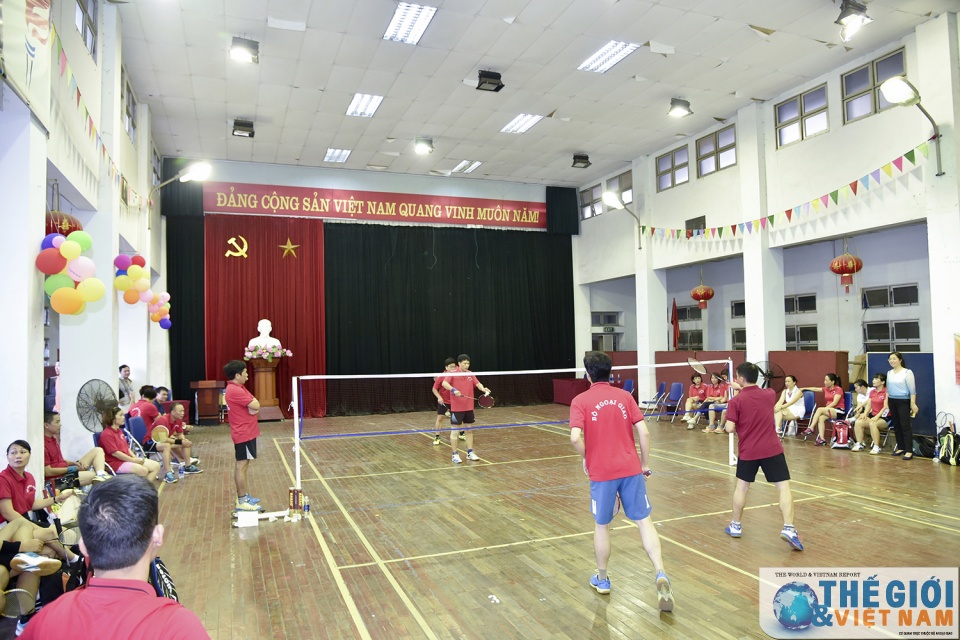 tung bung buoi giao luu the thao giua bo ngoai giao va van phong chinh phu