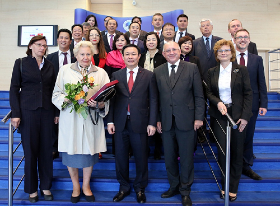 Phó Thủ tướng Vương Đình Huệ hội kiến Thủ tướng Slovakia tin nhap 20170922112221