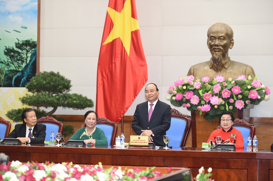 Thủ tướng gặp mặt cán bộ Trung ương Hội Người cao tuổi Việt Nam tin nhap 20170929233239